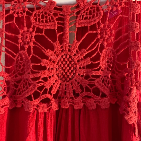 RED BEAUTIFUL TANK BLOUSE - Picture 2 of 4